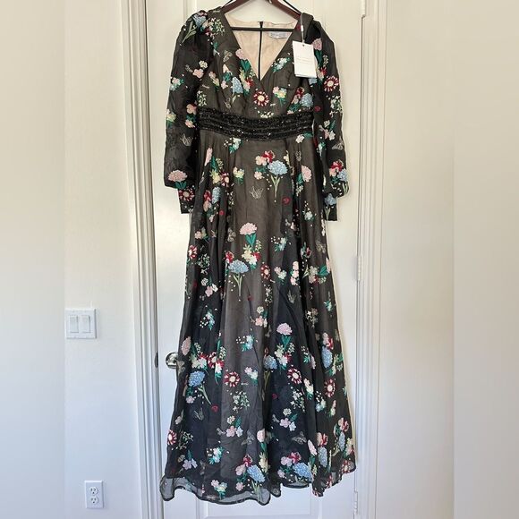 Mac Duggal | 79361 Embroidered Bishop Sleeve V Neck Flowy Gown Size 12 NEW - Picture 7 of 13